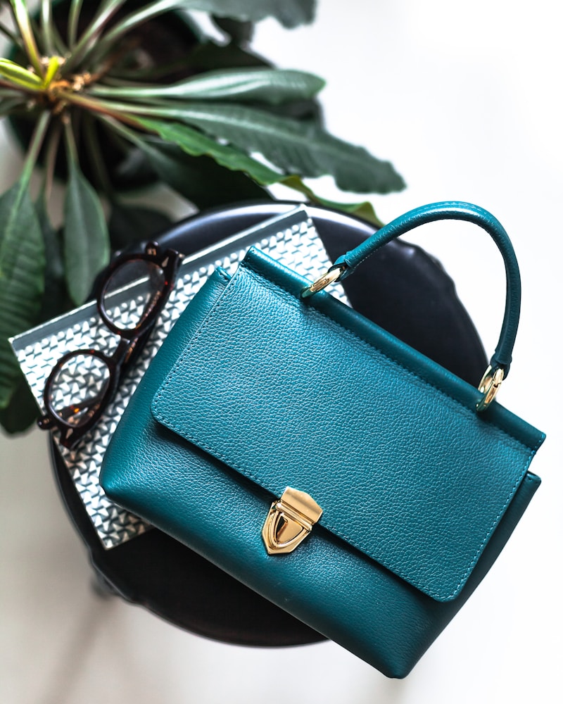 Ryza Croco - Textured Leather Bag